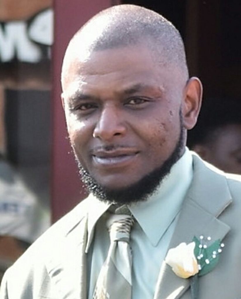 Michael Dewey Wallace Profile Photo