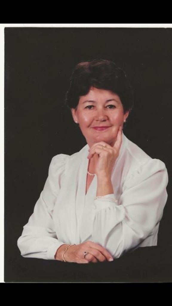Lisette Stluka Profile Photo