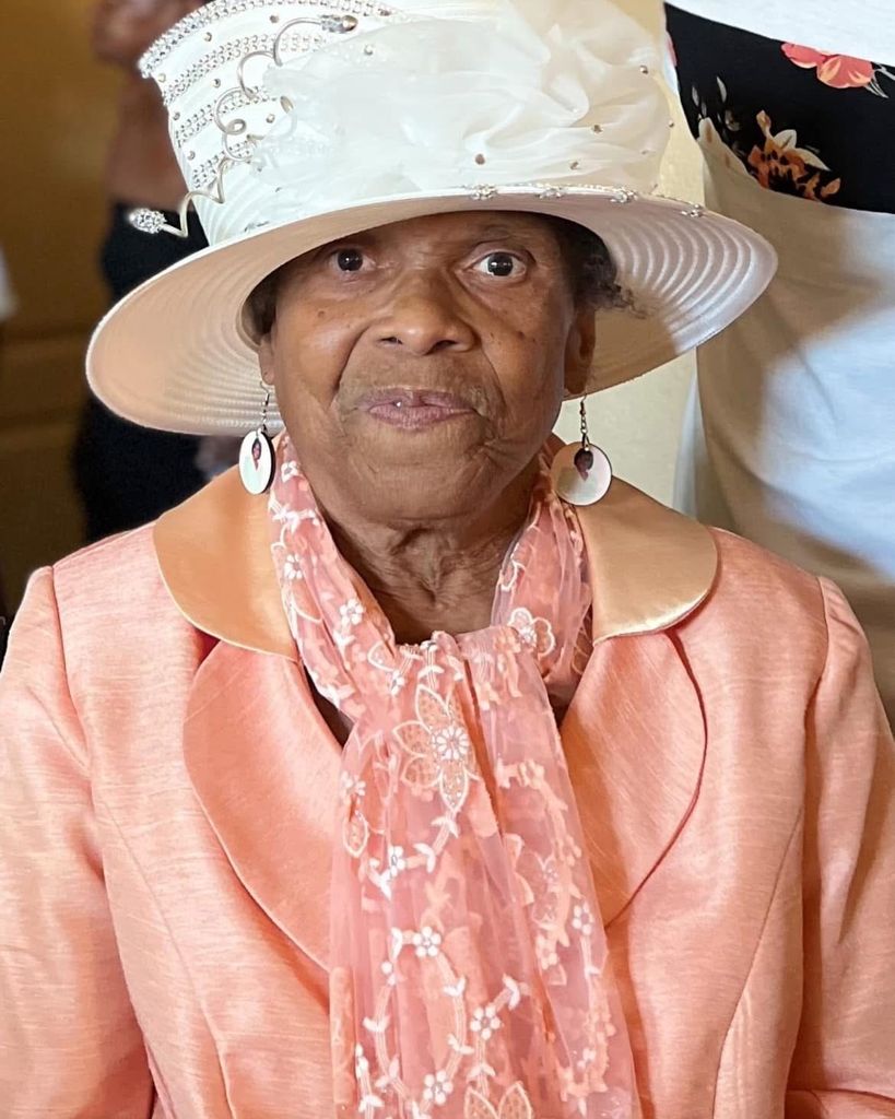 EVELYN HOOPER Profile Photo