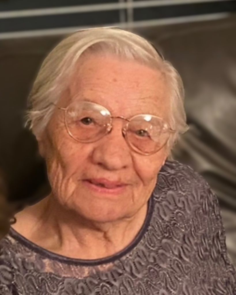 Alexandra "Sandra" Missios