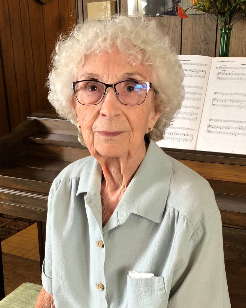 Sarah Louise Gilless Profile Photo