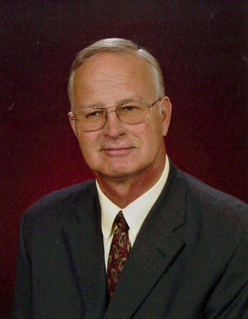 Lyn  Toburen
