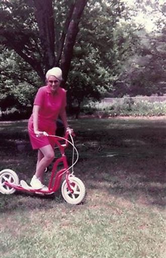 Marlene Bell photo gallery thumbnail 41 of 45