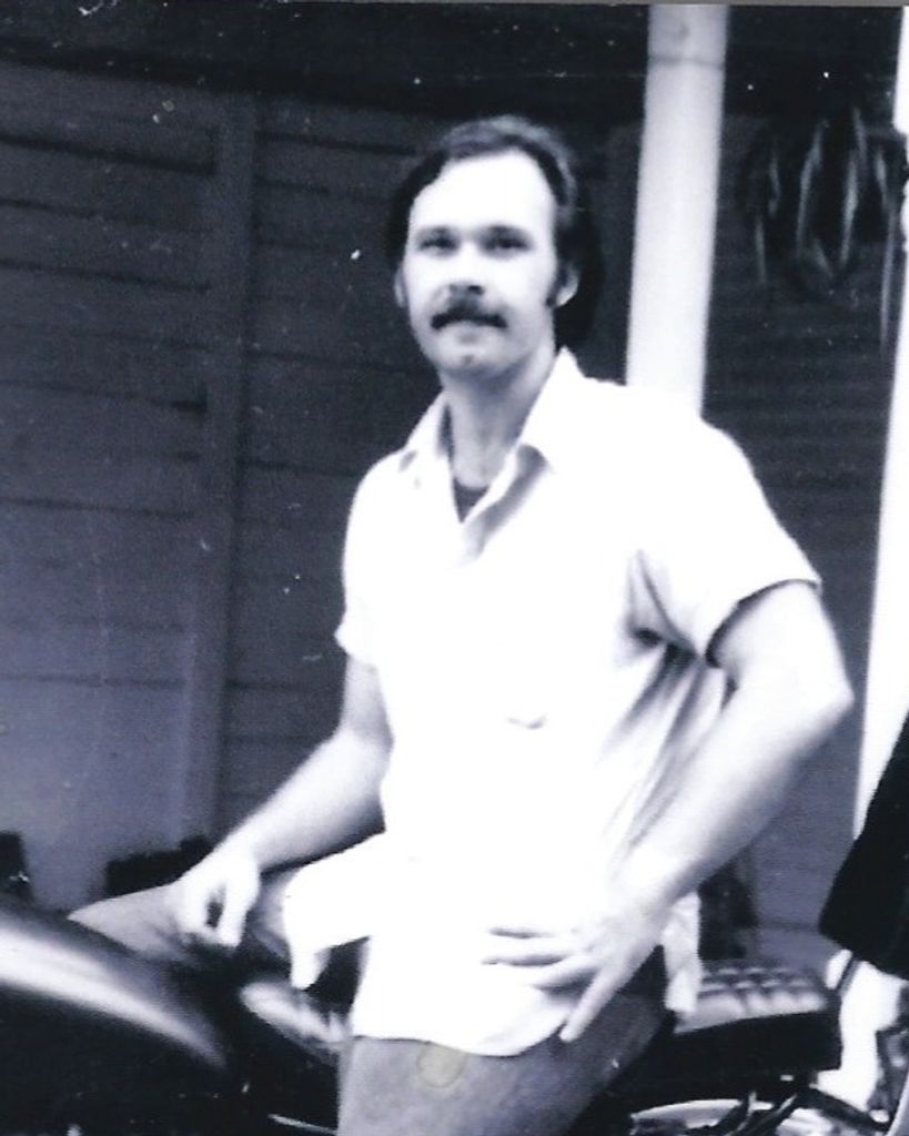 Gene Arlin Gustafson Profile Photo