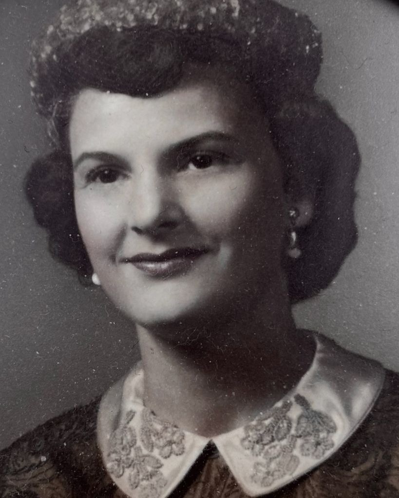Betty Bromley West White Profile Photo