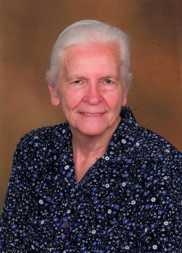 Pauline Moyer Nice Profile Photo