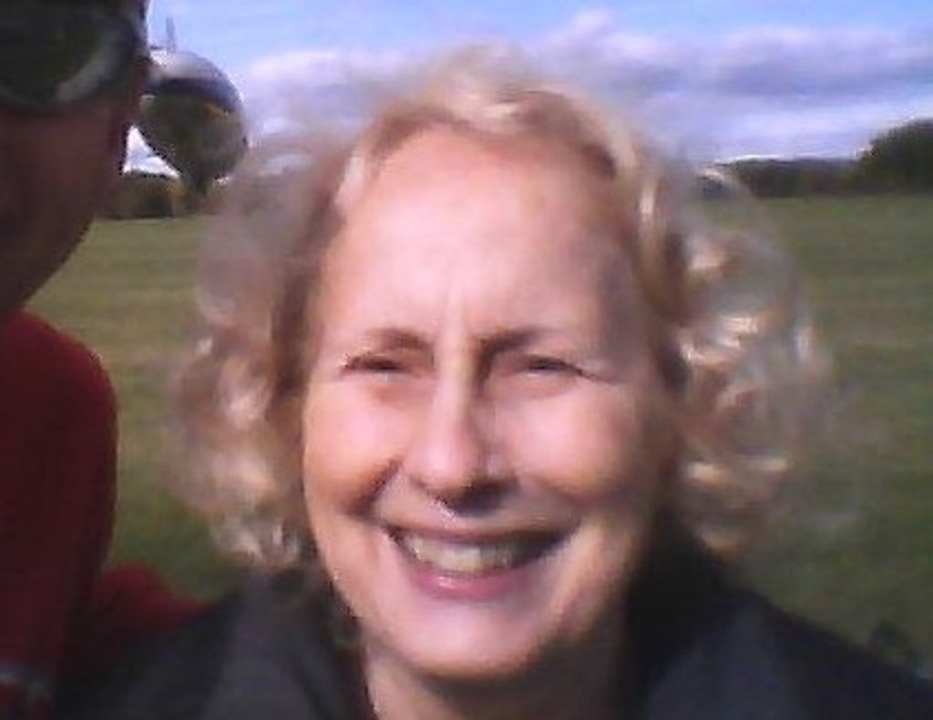 Jeannine "Jeanie" (Foss)  Crites