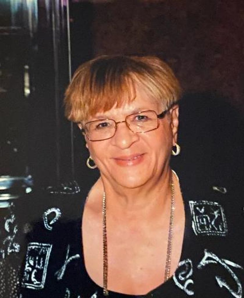 Carolyn Love Profile Photo