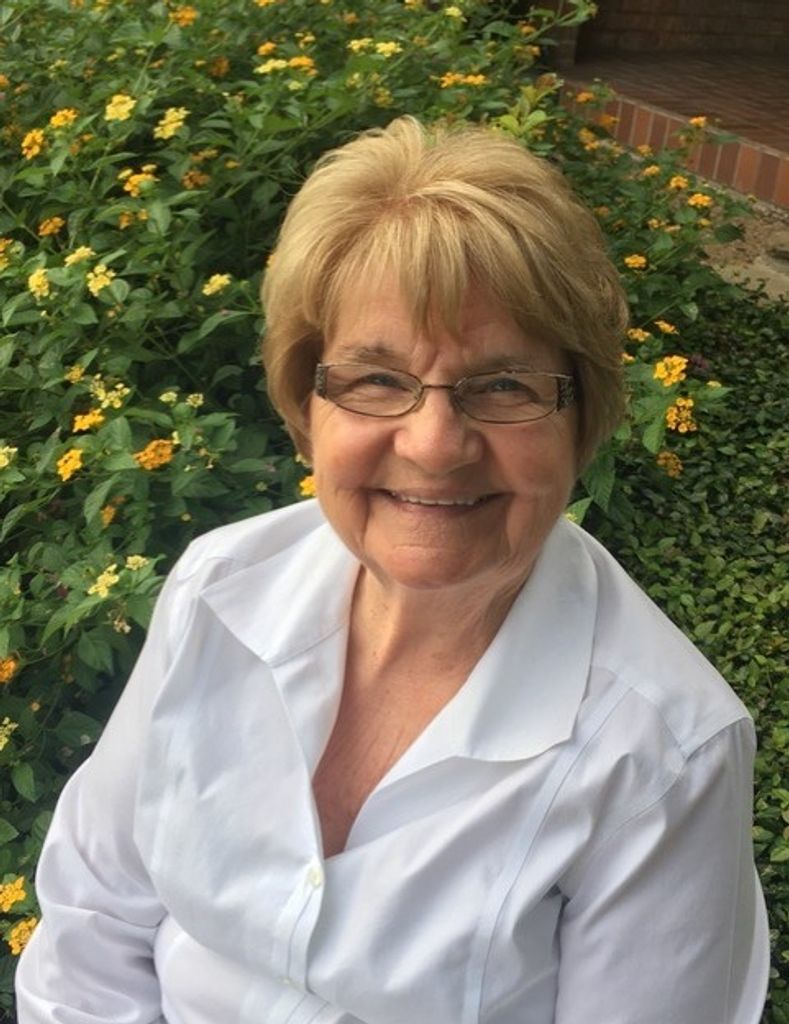 Mary Frances Laws  Mcfadden Profile Photo