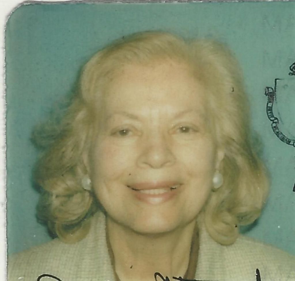 Helen (makos) Karopoulos Profile Photo