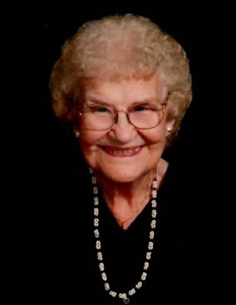 Maxine M Dearth