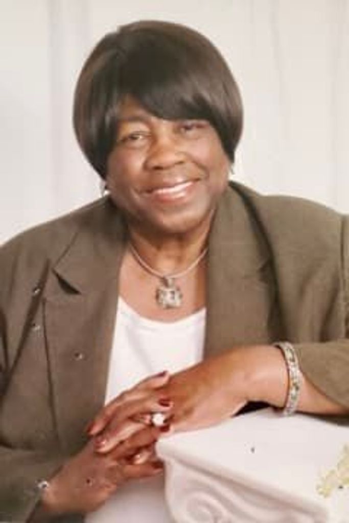 Lizzie Dixon Profile Photo