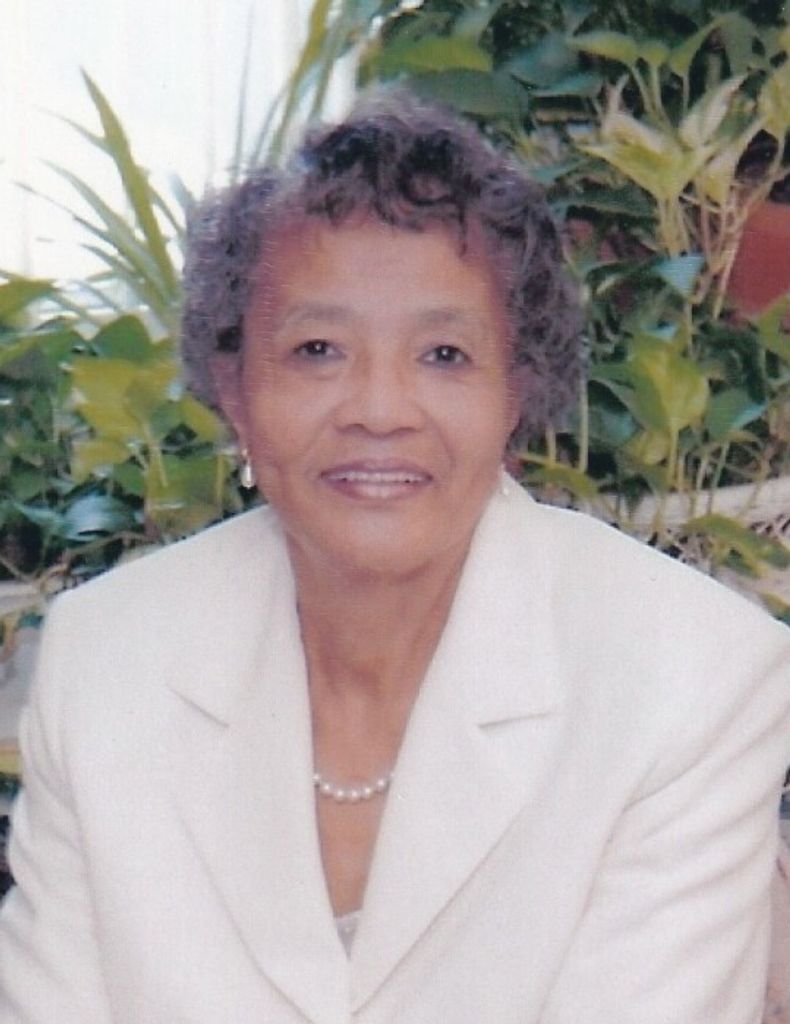 Lucille Holmes Profile Photo