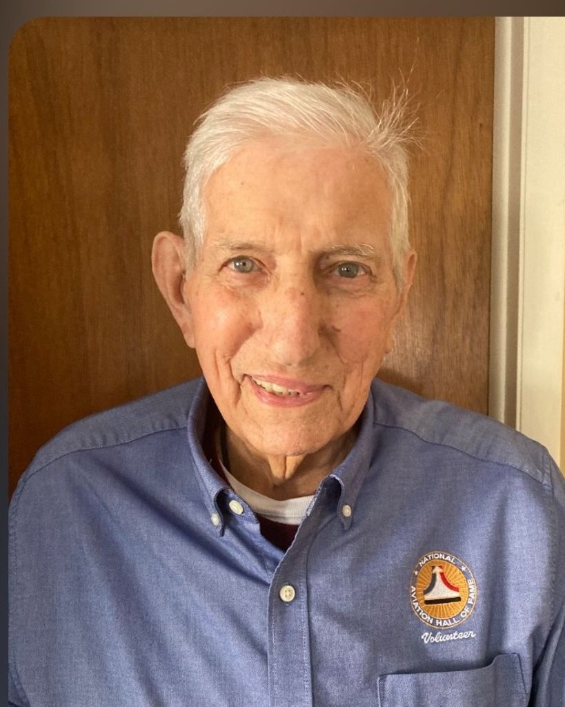 Eugene E Hausfeld Profile Photo