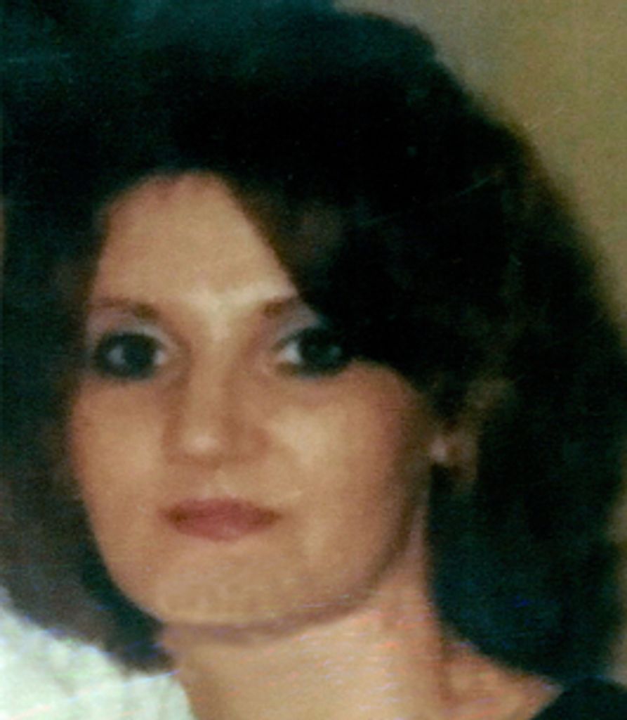 Vickie "Simpson" Lowe