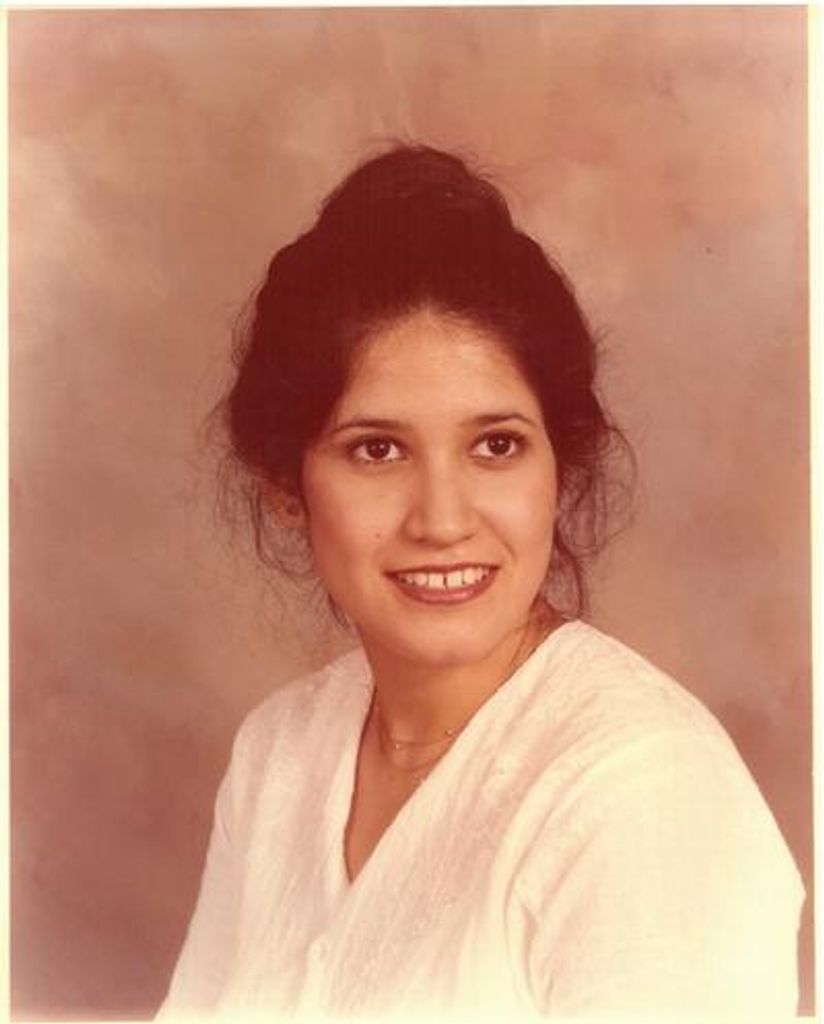 Rebecca Levario Profile Photo