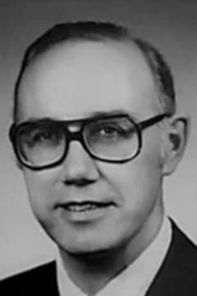 Robert Woschitz Profile Photo