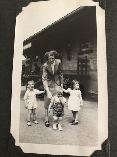 Edith May Hopson photo gallery thumbnail 4 of 63
