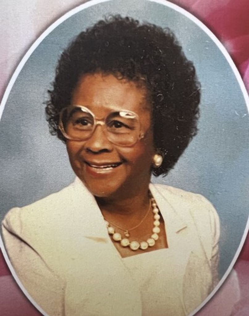 Lois Young Profile Photo