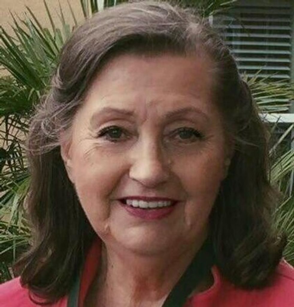 Carolyn Jones Mckinnon