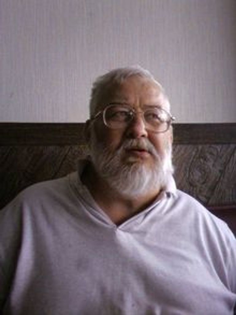 Robert  D. Mcadams