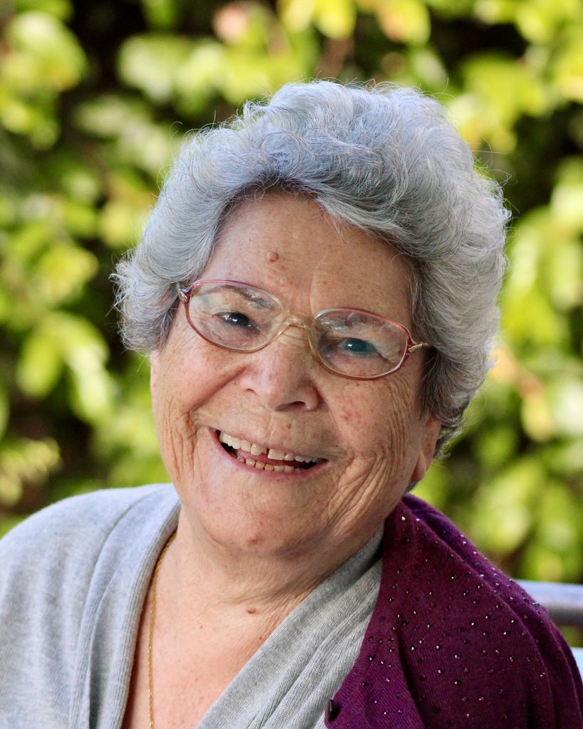 Akanoush Mehrabi Profile Photo