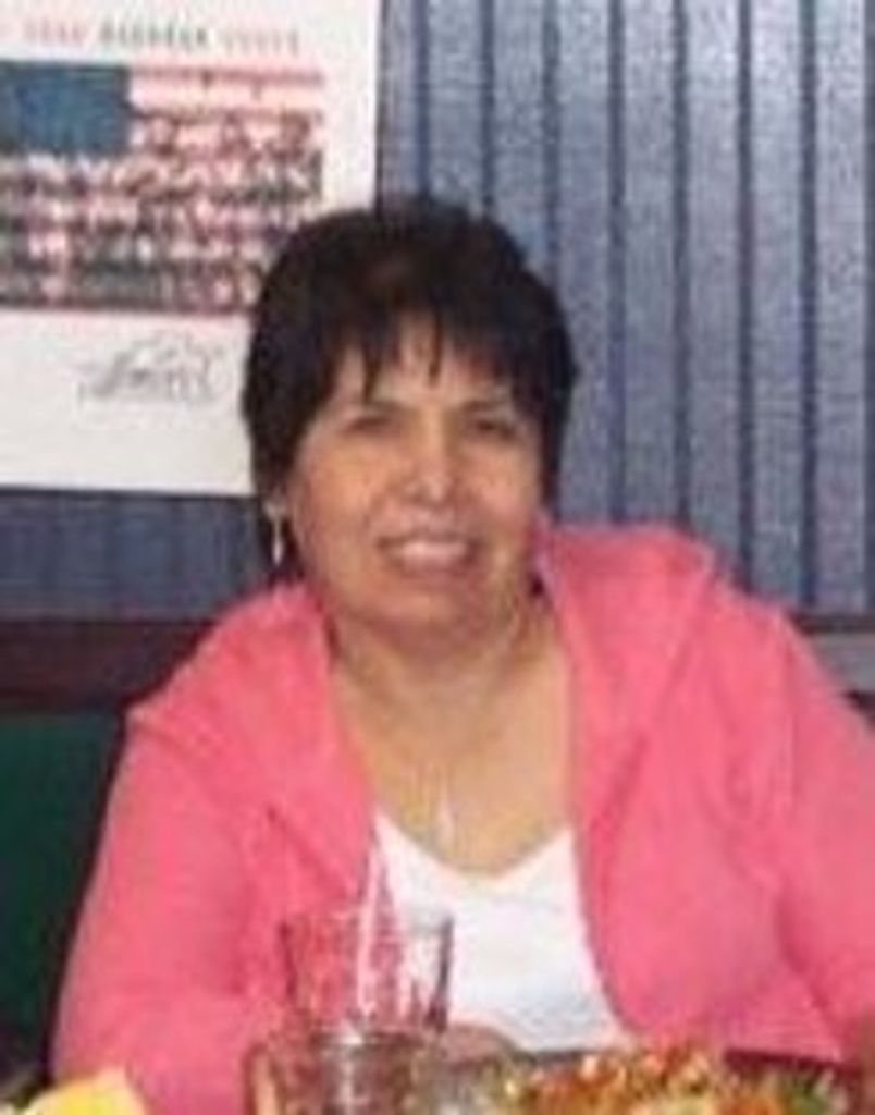Juanita (Lucero)  Larose