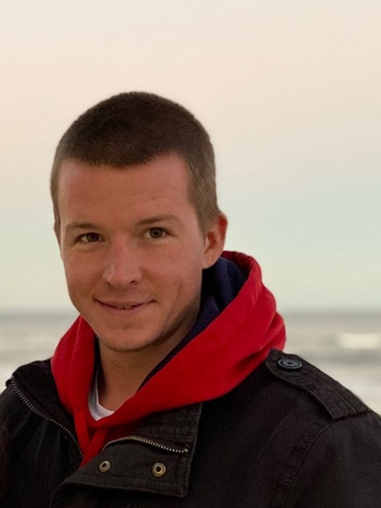 Elliott Mitchell Scharringhausen Profile Photo