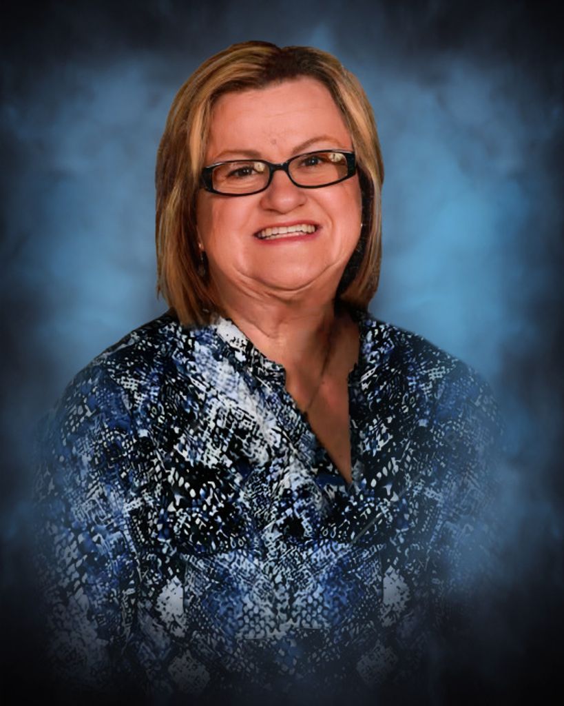 Patricia "Pat" (Hall)  Lynn