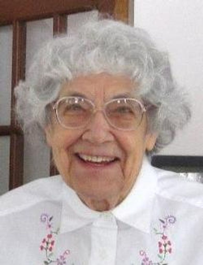 Dorothy J Soderholm