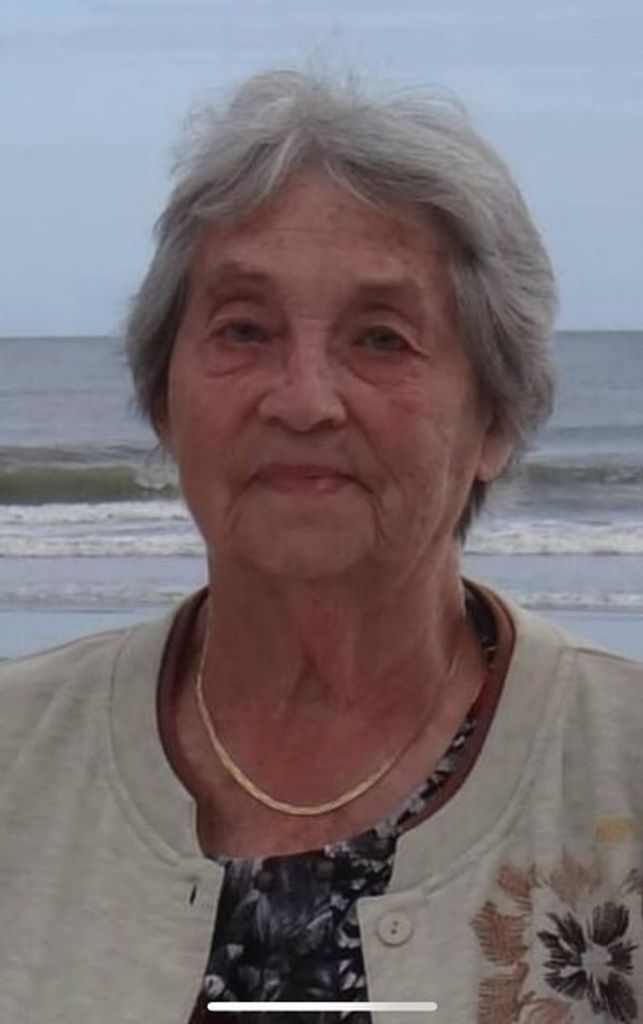 Maggie Elizabeth White Profile Photo