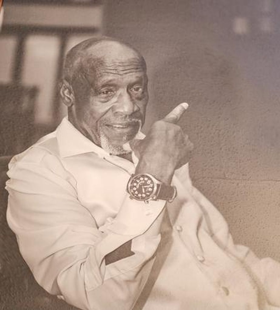 Aaron J Phillips Profile Photo