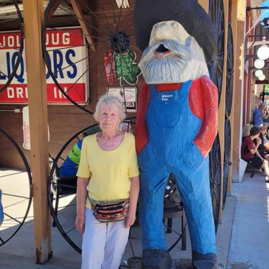 Carolyn "Carol" Sue Trenary Profile Photo