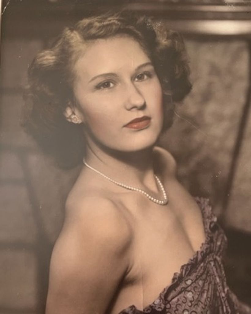 Helga H. Kmetz
