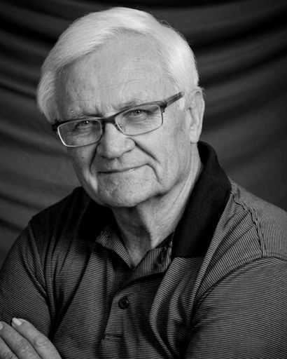 Dr. Robert J Bury's obituary image