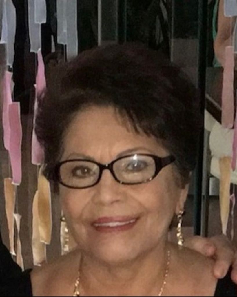 Emma De Angelo Profile Photo