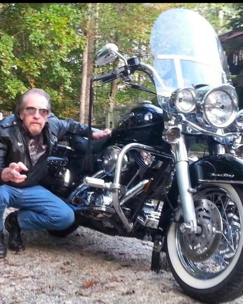 John Ellis Pearson(Johnny) Profile Photo