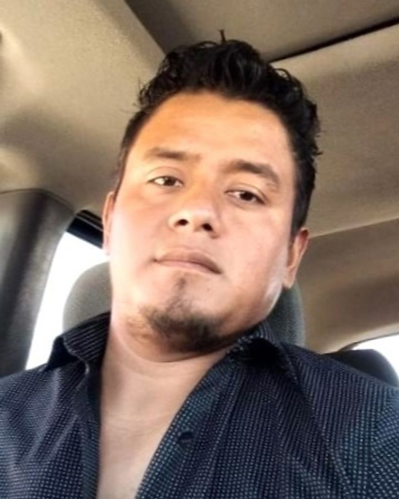 Roberto Alexander Molina Ventura