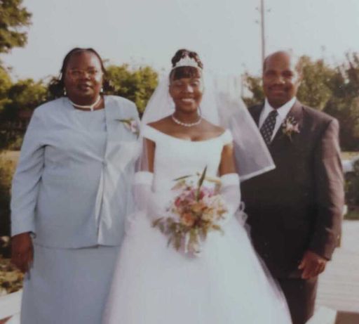 Gloria Estella  Sutton photo gallery thumbnail 4 of 6