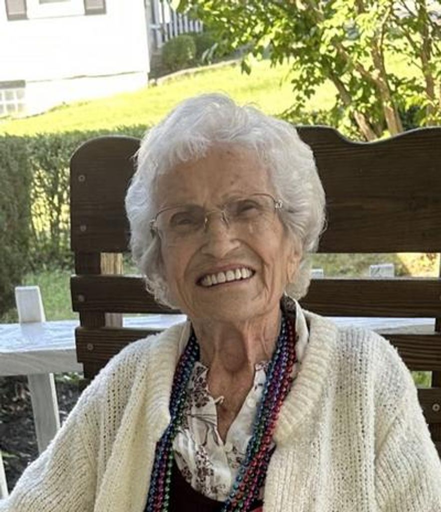Glenna Jean Lewis Profile Photo