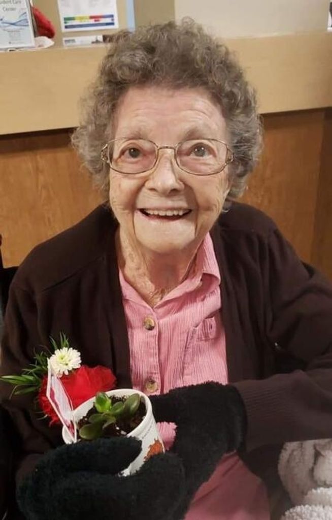 Jean E Knowlton