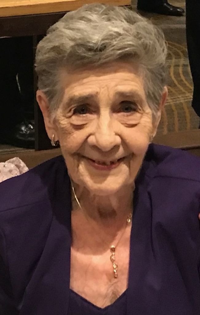 Bettelou Lulik Profile Photo