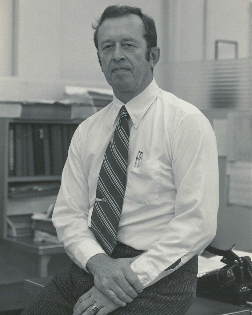 Robert Elwood Dinneen