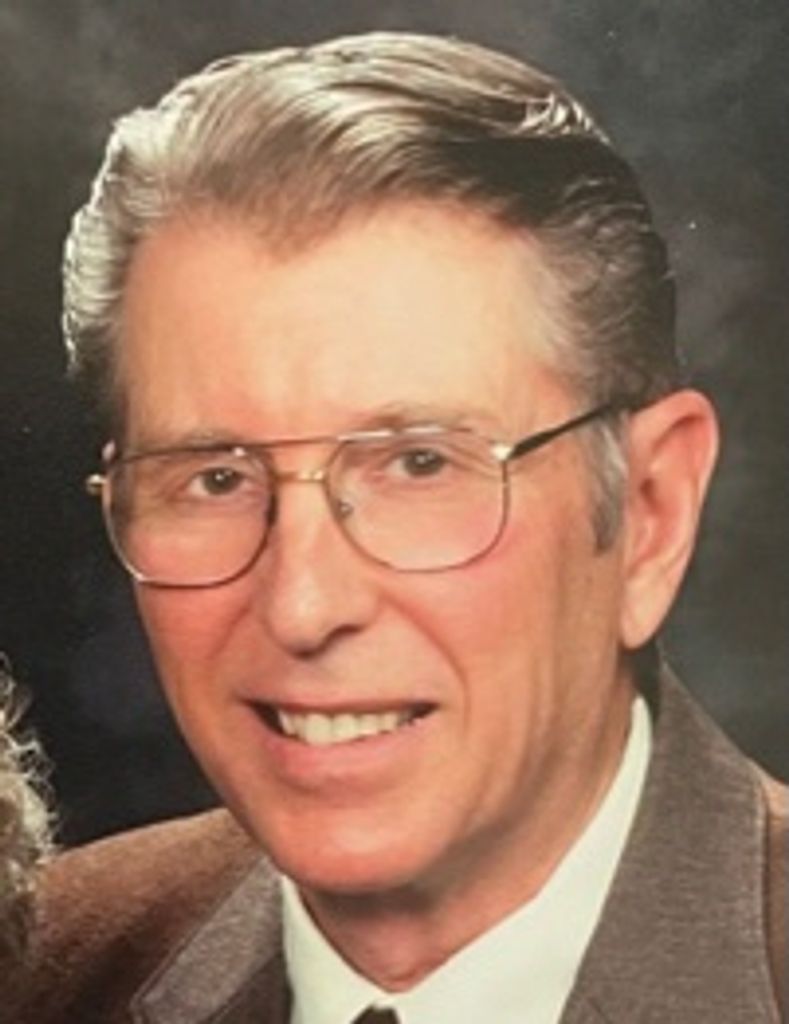 Kenneth Davis Profile Photo