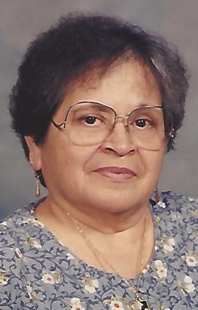 Crescencia (Gloria)  Rocha