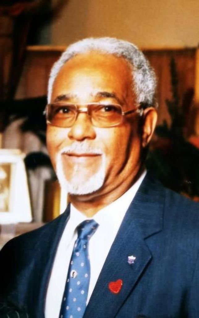 Earl Mitchell Robertson Sr. Profile Photo