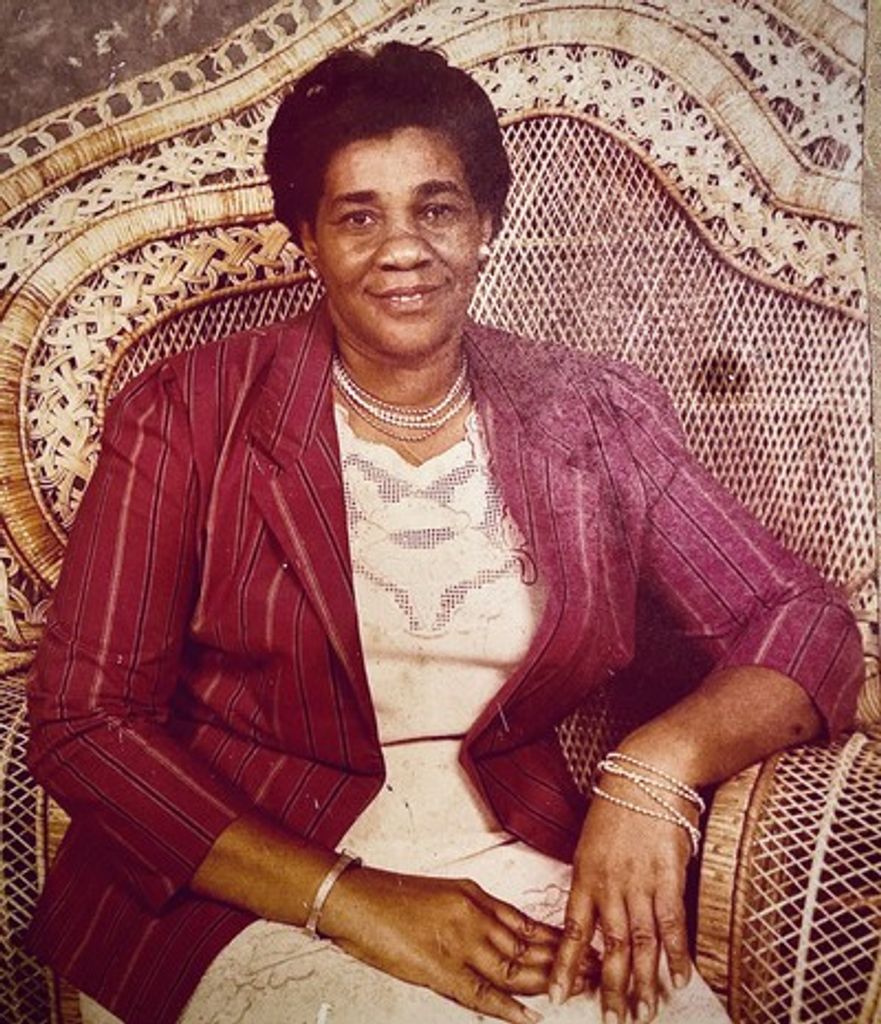 Ms. Enid Robb