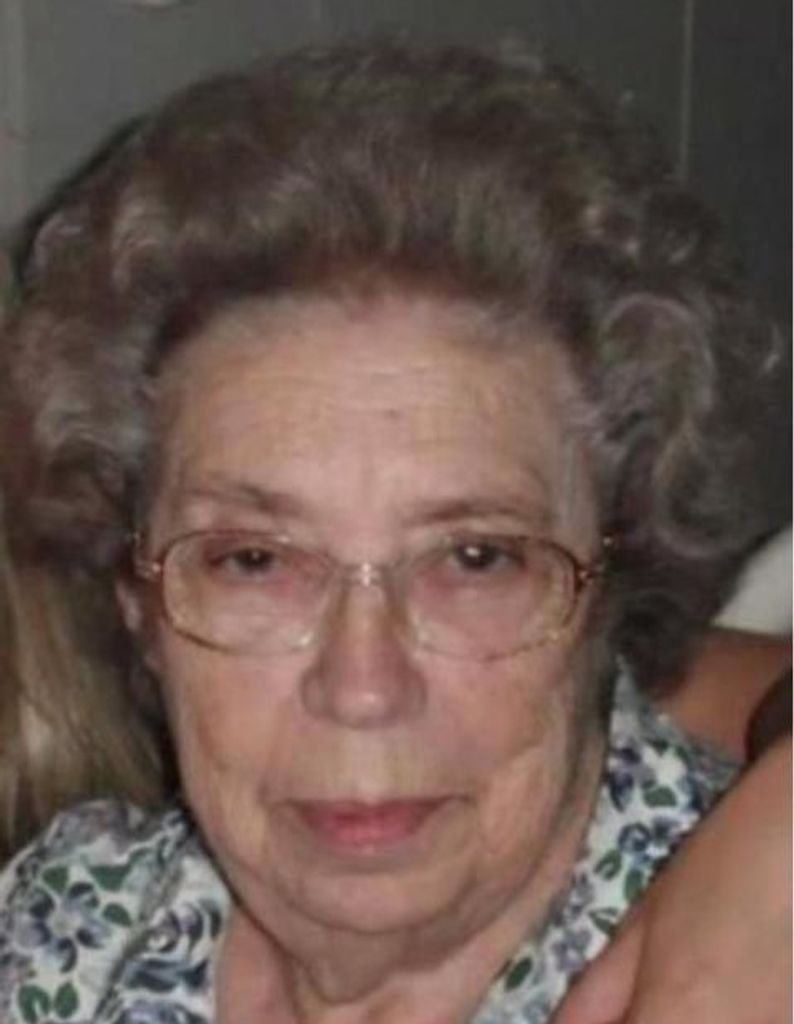 Doris J Suchy