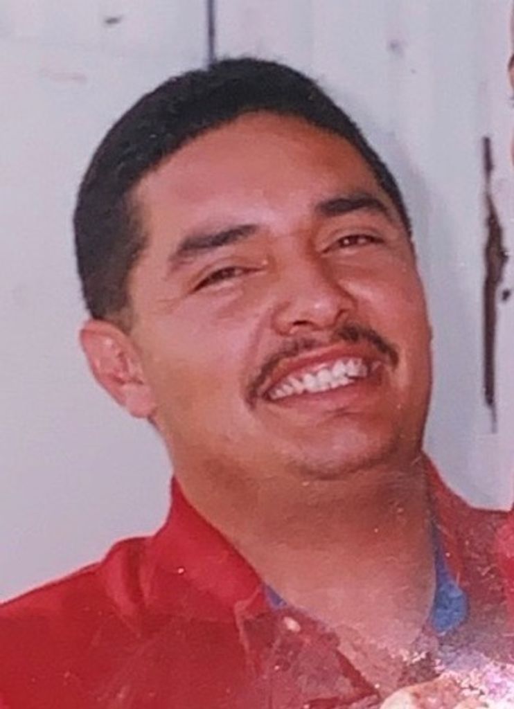 Rogelio Navarro Profile Photo