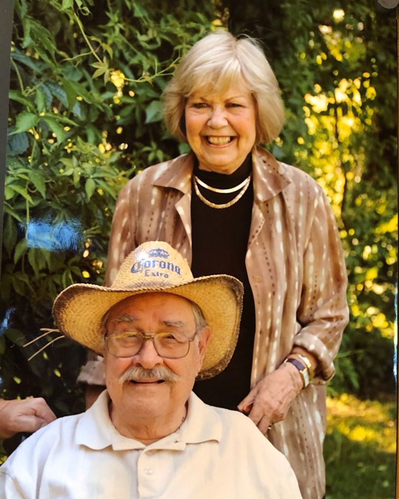 Elizabeth Lou Weiss Profile Photo